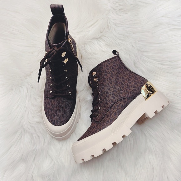 MICHAEL KORS
Payton Logo Combat Boot✨like new - Picture 3 of 10